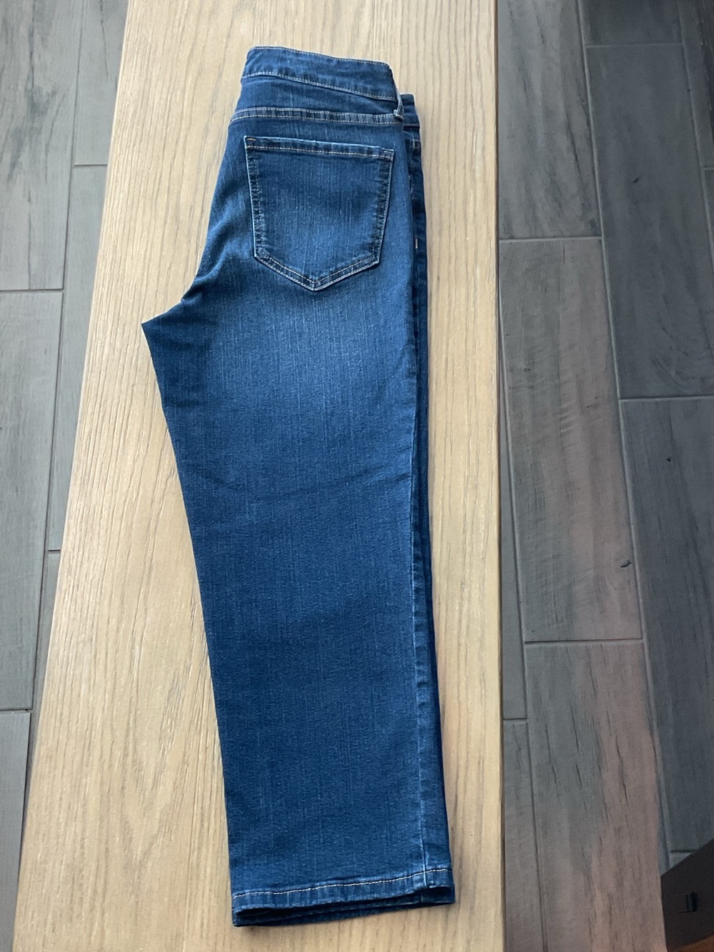 Code Bleu Capris - Picture 2 of 15